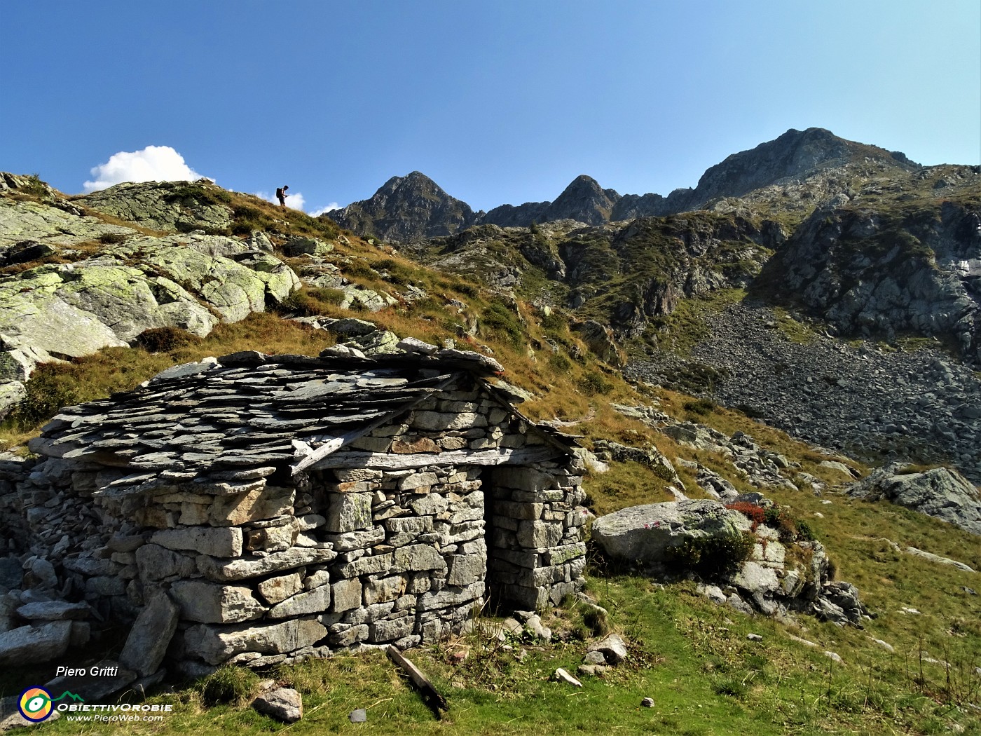 26 Baita del Lago di sopra ...in lento degrado .JPG